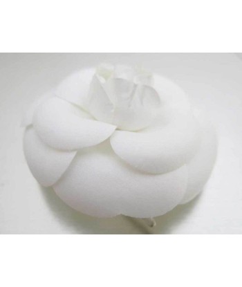 Chanel CHANEL Brooch Camellia White Textile Corsage Flower Motif Womens Mens Véritable concentré